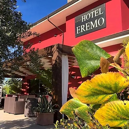 Ξενοδοχείο Eremo 4*