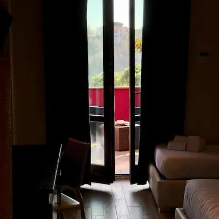 Eremo 4* سوريانو نيل تشيمينو